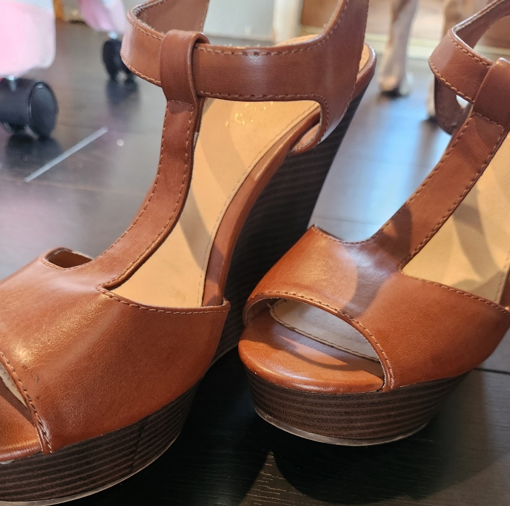 Candie's Wedge Shoe Great Conditon - Picture 6 of 8
